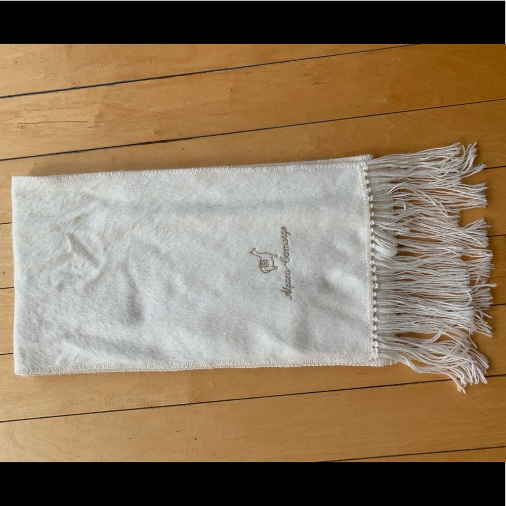 Alpaca scarf NWOT